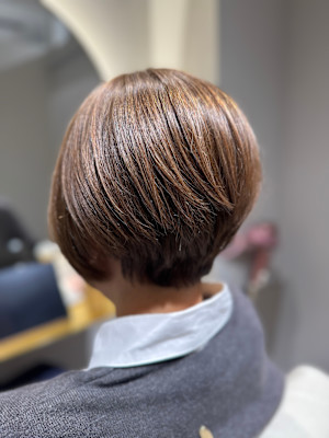 首元スッキリショートボブ×明るめブラウン