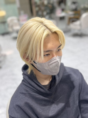 センター分けウルフ ブリーチ抜きっぱなし