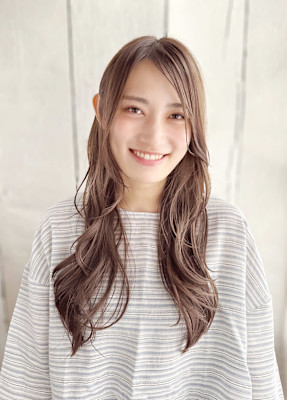斜めバング/巻き髪/ナチュラルブラウン/ゆるふわロング