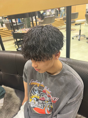 綿貫航太◎細かめツイストスパイラルパーマ/縦落ちパーマ