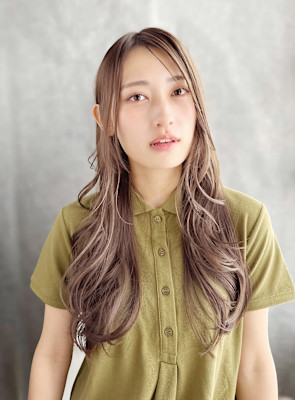 斜めバング/巻き髪/ナチュラルブラウン/ゆるふわロング