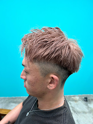 ピンクベージュ