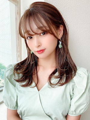 イメチェン美髪外ハネボブミディアムストレート寒色系カラー