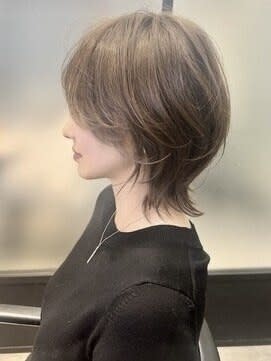 くびレイヤーウルフひし形小顔　ウルフカット