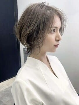 くびレイヤーボブウルフ　ネオウルフ　ウルフカット