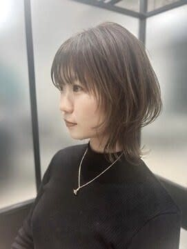 顔周りが可愛いウルフ　ウルフカット