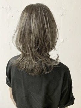 小顔ミディアムウルフ×ハイライトボブウルフ　ウルフカット