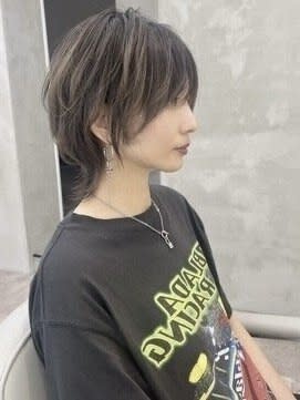 くびれが可愛いウルフカット　ウルフ　ネオウルフ