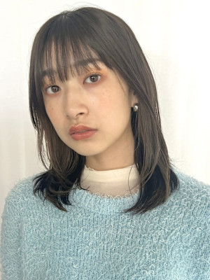 ミディアムレイヤー/暗髪 