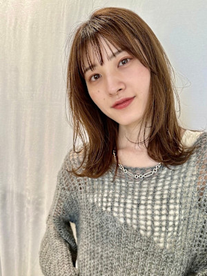 ミディアム/大人スタイル/外ハネ