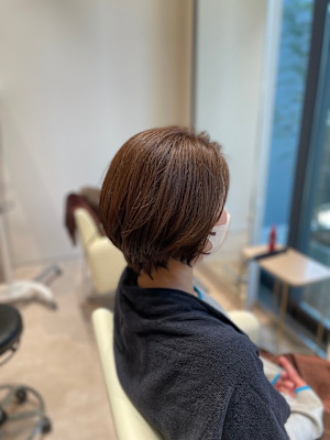 白髪ぼかしのアッシュベージュ