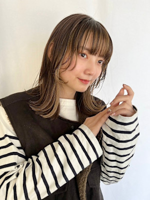 イヤリングカラー/くびれヘア/オリーブブラウン 