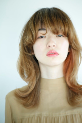 ハイトーンベージュのマッシュウルフ/ハッシュカット 