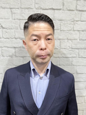 スキンフェードクラシカルサイドパート