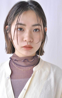 シースルーバング切りっぱなしボブ 