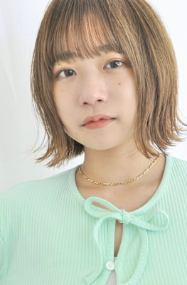 シンプルボブ/外ハネ/小顔バング/透明感ベージュ 