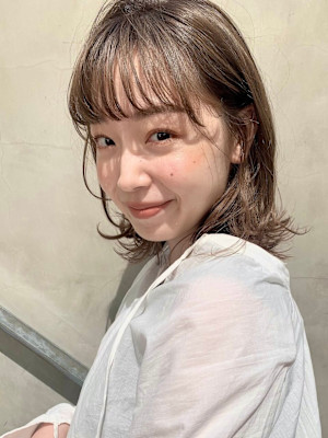 モテミディアム/レイヤー/ベージュカラー 