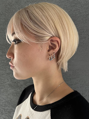 ミルクティーベージュ　デザインカラー　レイヤーカット