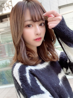 美髪ミディアムストレート寒色系カラー極細ハイライト