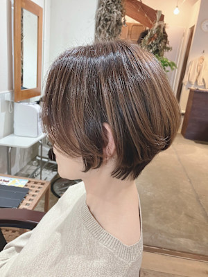 ショートボブ
