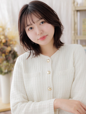 伸ばしかけ立体感ひし形くびレイヤーカット　マロンベージュ