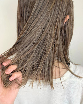 ベージュカラー