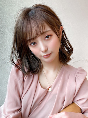 イメチェン美髪外ハネボブミディアムストレート寒色系カラー