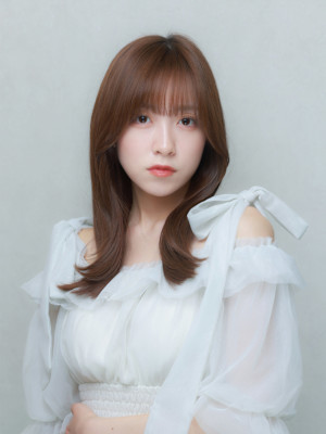 マロンベージュ×韓国風くびれレイヤースタイル