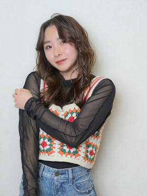 ニュアンスカラー×ゆるふわパーマこなれミディ