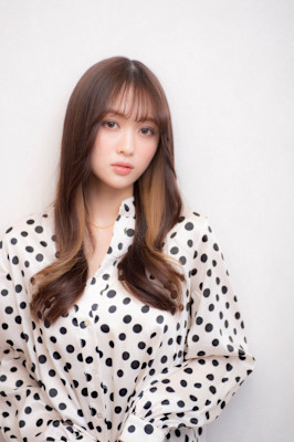 透明感ブラウンのナチュラルインナーカラー