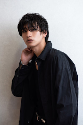 黒髪ウエットグロッシーパーマ×韓国風マッシュ