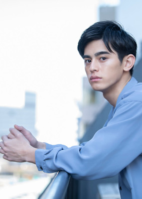 サイドパートアップバング×濡れ髪ショートサイドバック