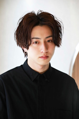 センターパート×ウェットショートネープレスサイドバック