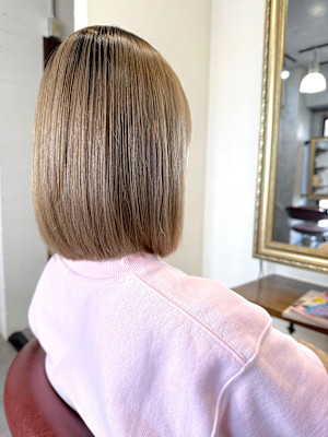 大人小顔似合わせボブヘア。