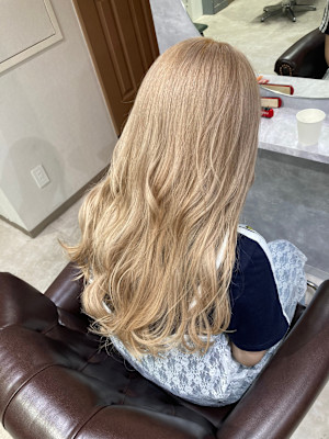 ホワイトベージュ