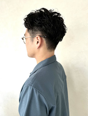 【メンズニュアンスパーマ・アップバング刈り上げショート】