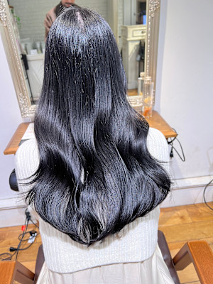 縮毛矯正でもコテで巻けるツヤ髪