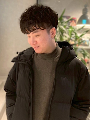 スパイラルパーマ ツーブロック 刈り上げ 20代30代 束感