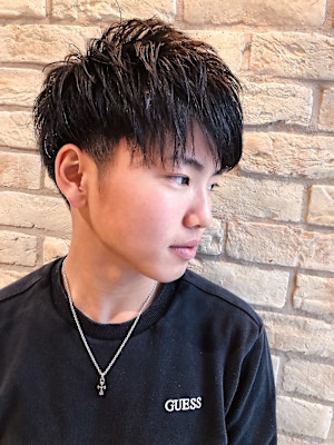 学生さんに人気のツーブロックショート