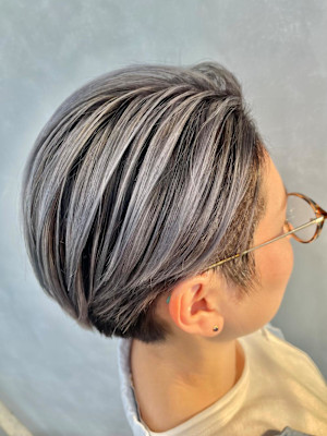 バレイヤージュ/ホワイトシルバー/マッシュ