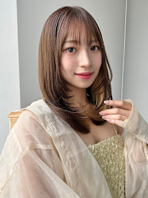 こなれミディ /顔周りレイヤー/ワンカール/フェミニンロング