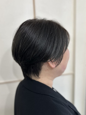 白髪ぼかしコンパクトショートカット
