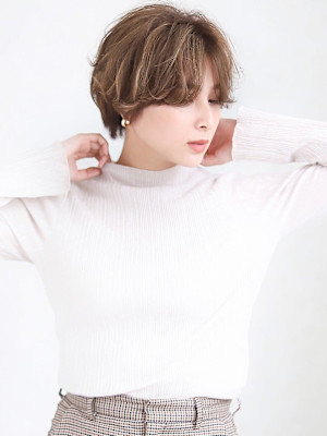 簡単スタイリングマニッシュショートネイビーカラーフレンチボブ