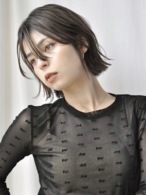 外はねボブ／切りっぱなし／シースルーバング/ブリーチなし/