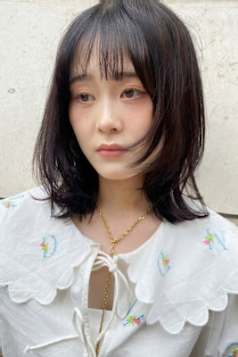 くびれレイヤー/ミディアム/艶ブラック／黒髪/くびれヘア