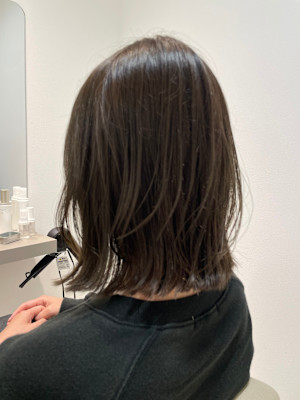 外ハネレイヤー×オリーブグレージュ