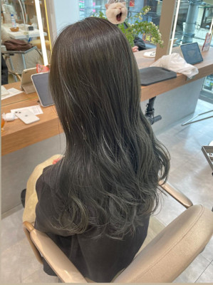 清楚の権化ダークグレージュカラー