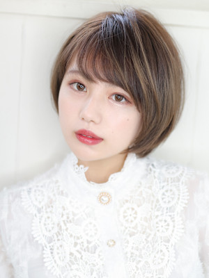 大人可愛いナチュラルショートボブ