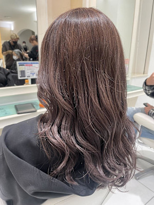 ピンクグレージュ