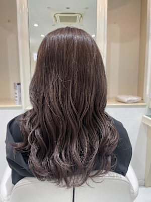 ピンクグレージュ